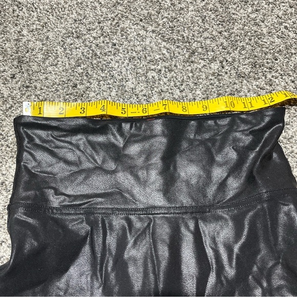 Spanx Womens Small Petite Pull-On Leggings Shiny Faux Leather Black - Picture 7 of 10